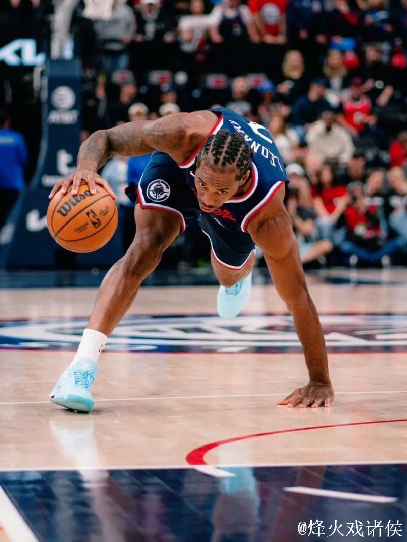 莱昂纳德膝伤恢复未定,将缺席新赛季初期比赛 莱昂纳德膝伤恢复未定,将缺席新赛季初期比赛